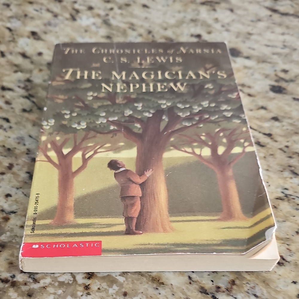 Scholastic The Magician's Nephew with Green and Brown Cover Book 1